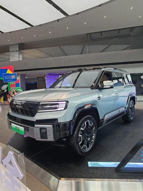 成都167比亚迪方程豹硬派越野的爆款，英菲尼迪35周年与你共成长